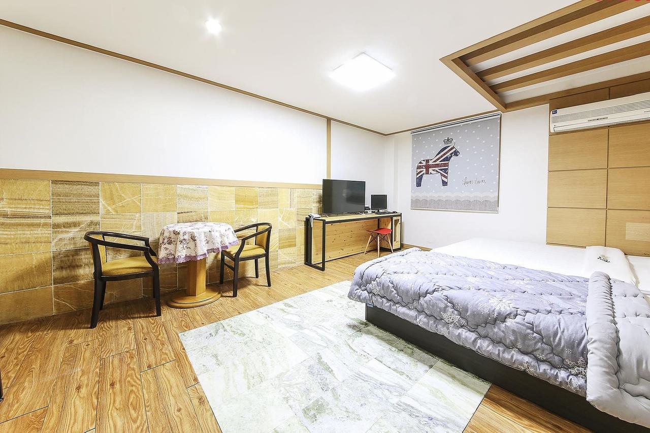 Theme Motel Mokpo Extérieur photo
