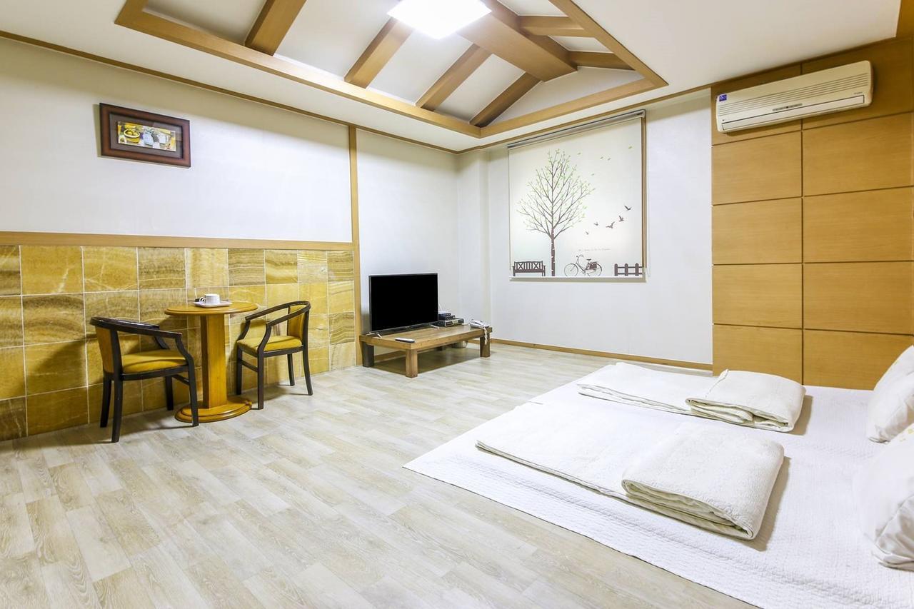 Theme Motel Mokpo Extérieur photo