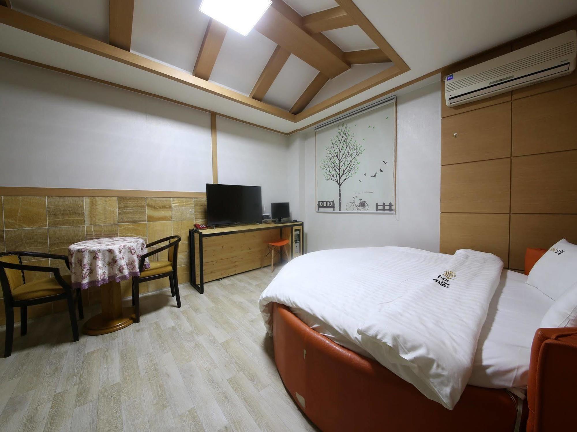 Theme Motel Mokpo Extérieur photo