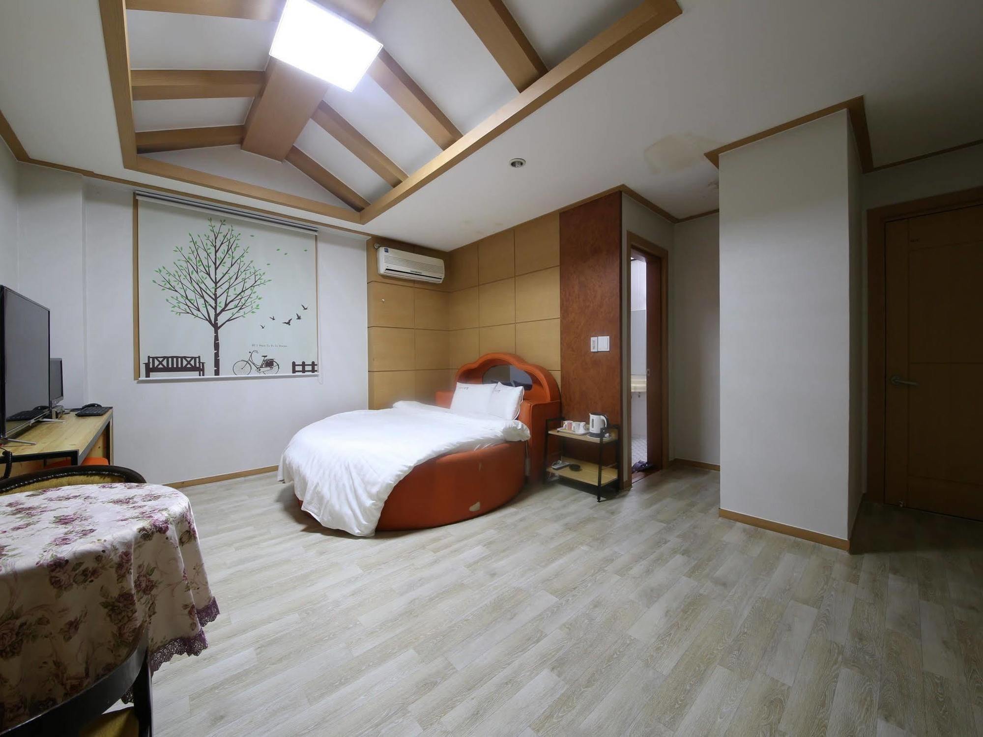 Theme Motel Mokpo Extérieur photo
