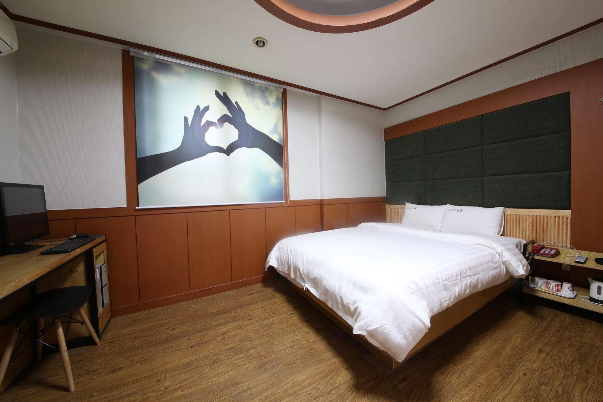 Theme Motel Mokpo Extérieur photo