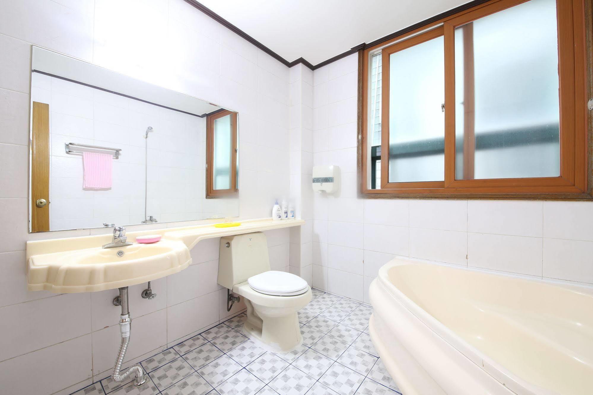 Theme Motel Mokpo Extérieur photo