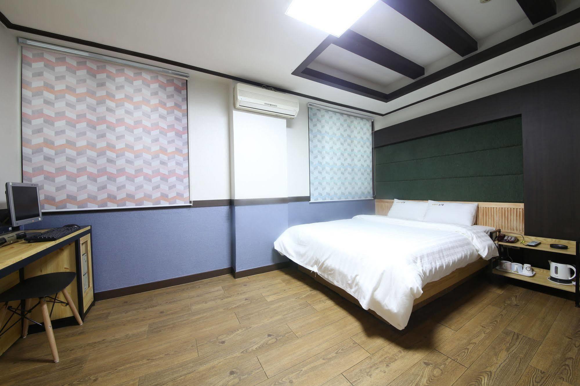 Theme Motel Mokpo Extérieur photo