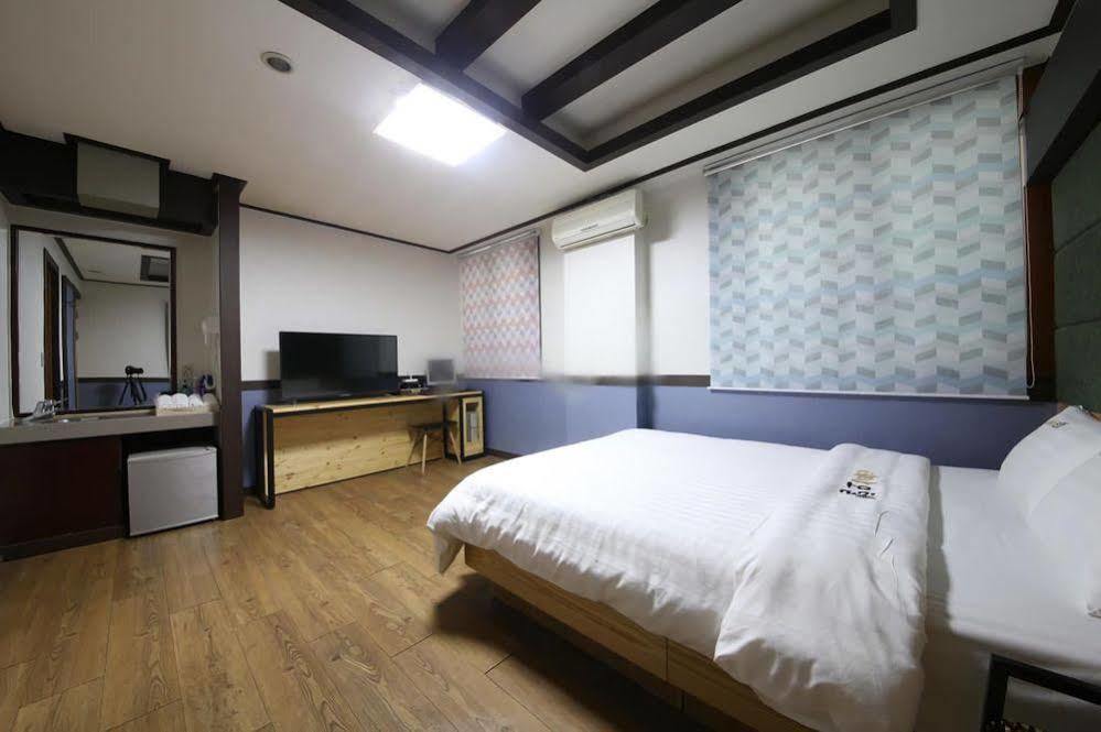 Theme Motel Mokpo Extérieur photo